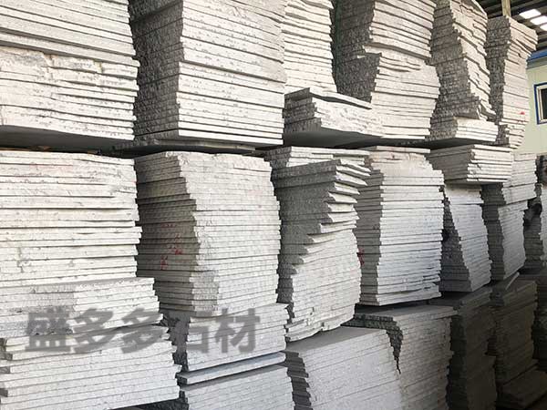 芝麻(má)白毛闆